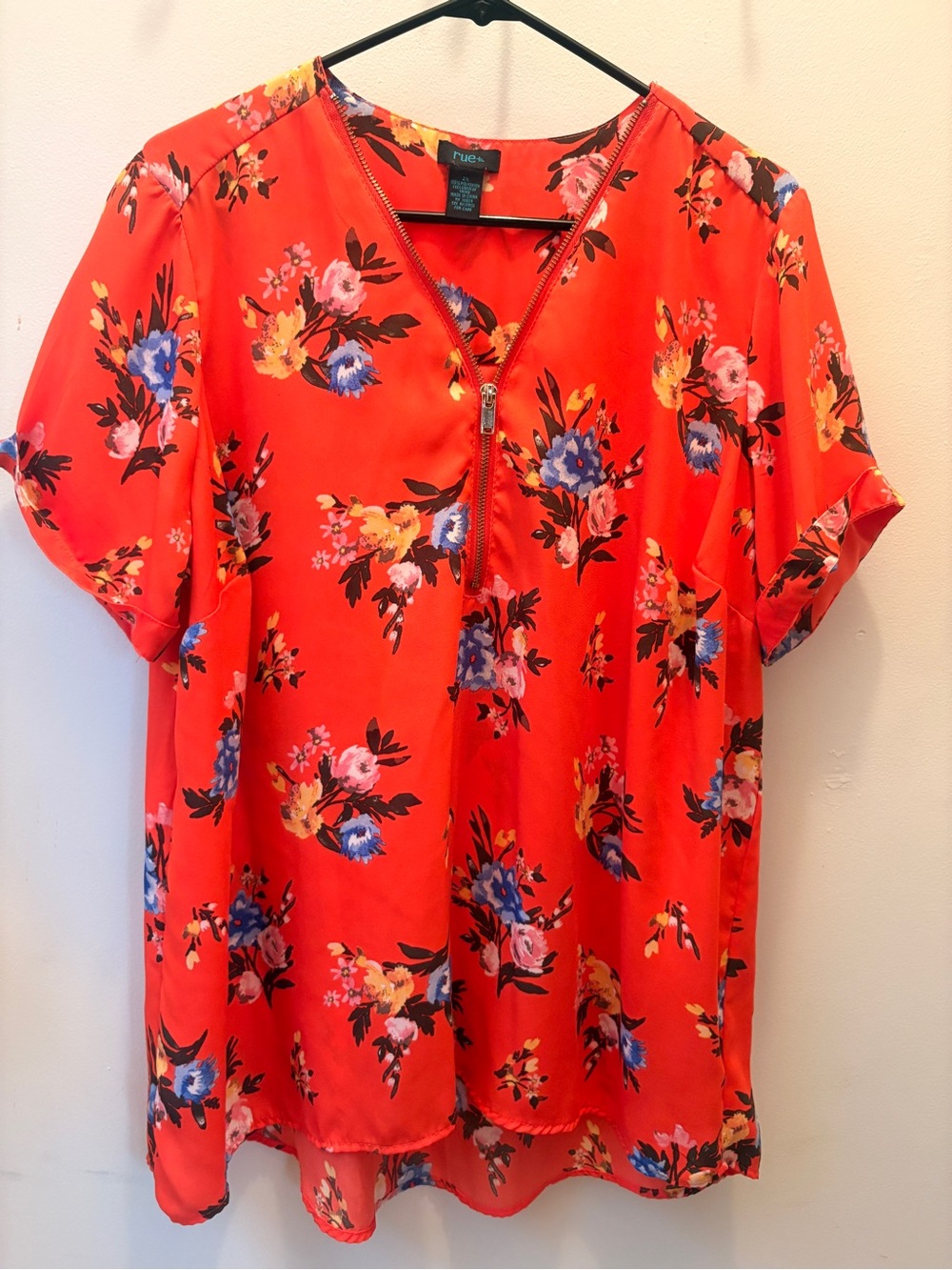 Rue21 Coral Floral Zip V-Neck Top